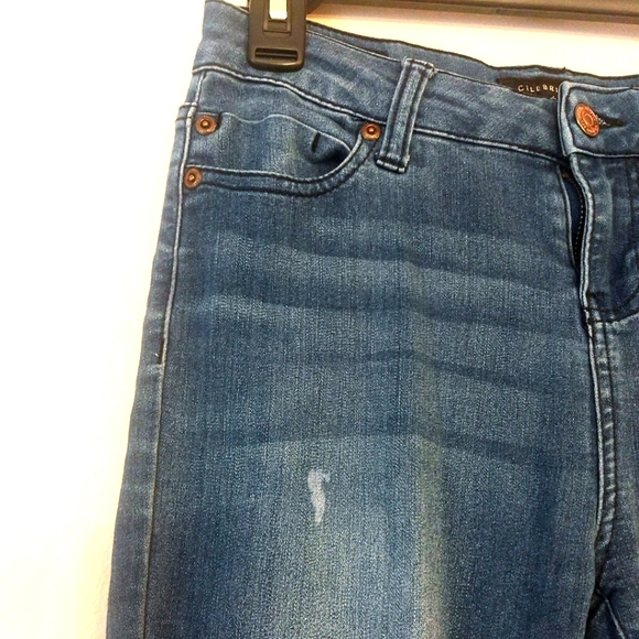 5/$30 Celebrity Pink Blue Wash Denim Skinny Jeans Petite Size 4 - Picture 2 of 6